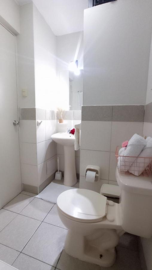 Appartement Hab Pequena Bano Compartido La Paz 4 à Lima Extérieur photo